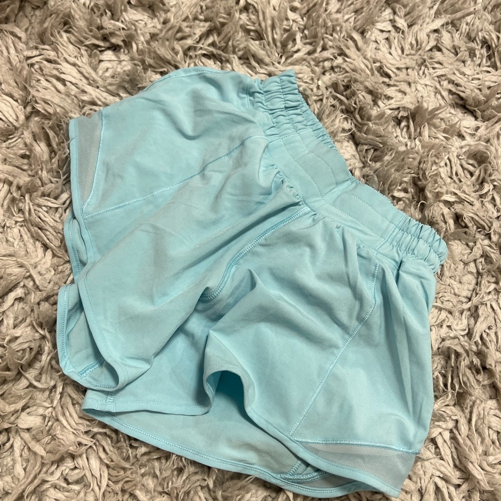 Lululemon Hotty Hot shorts 4” inseam size 2 icing blue ALL SOLD OUT - Picture 5 of 9